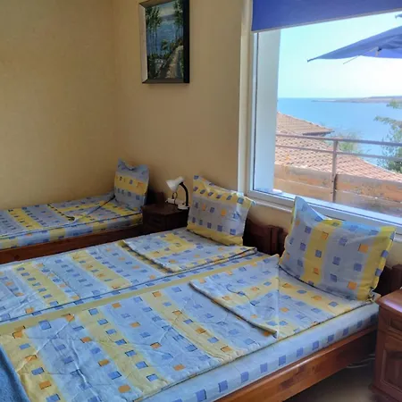 за гости бранко и приятели Guest house Rezovo