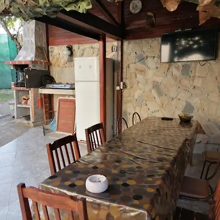 за гости бранко и приятели Guest house Rezovo